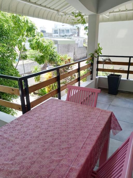 1 Bedroom Apartment In Pereybere With Private Balcony Pereybere Beach Zewnętrze zdjęcie